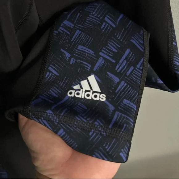 Adidas Cropped Leggings black and blue. Small. EUC - Picture 6 of 6